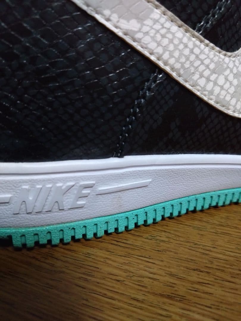 ナイキ　スノーボード　ブーツ