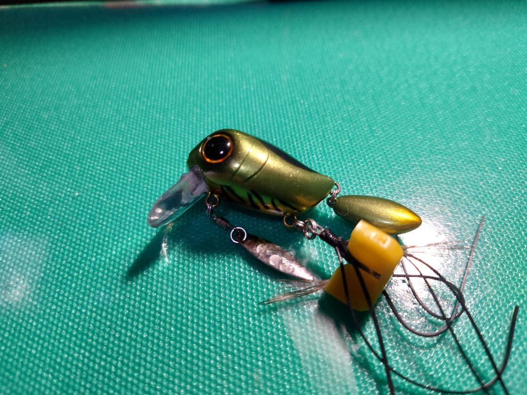 バスルアーいろいろセット売りです ２２コ＋サービスルアー３コ計２５コセット売り。