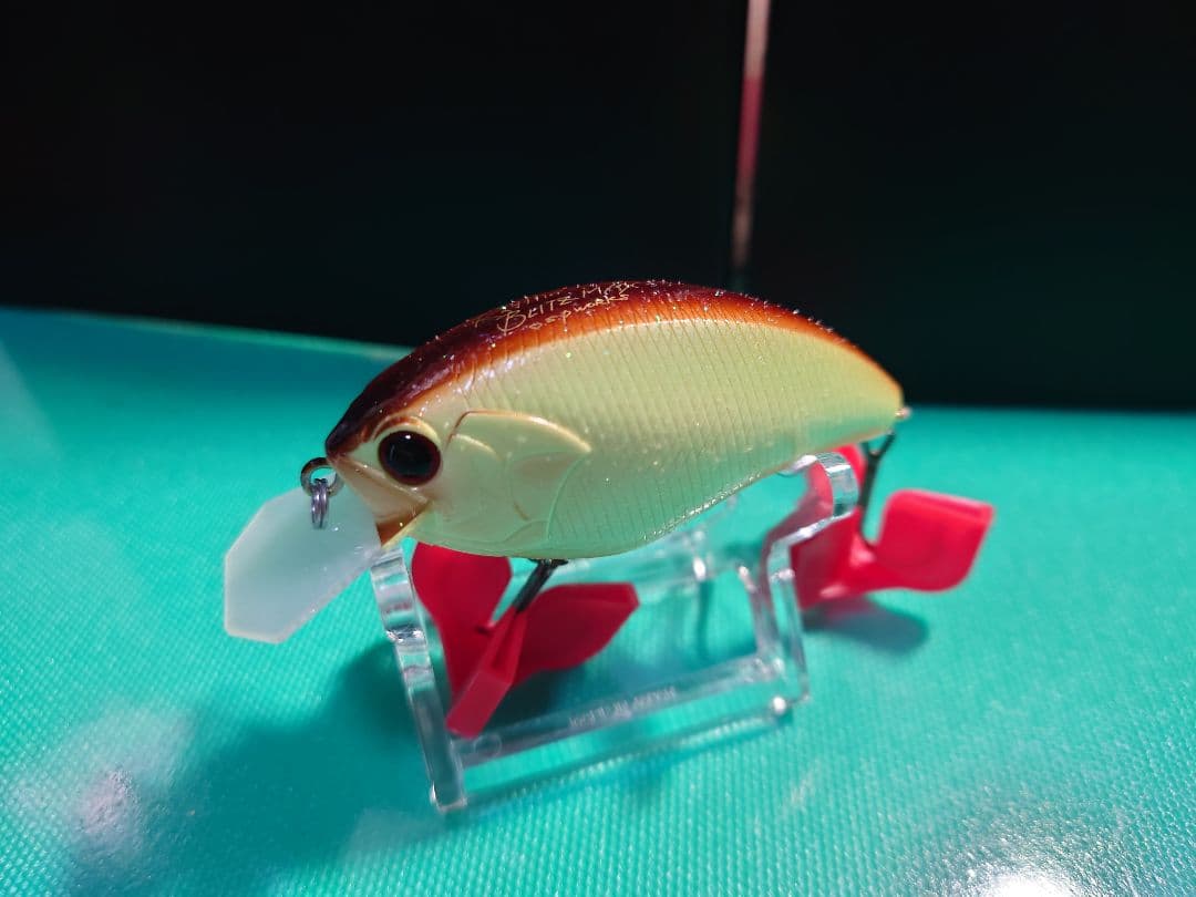 バスルアーいろいろセット売りです ２２コ＋サービスルアー３コ計２５コセット売り。