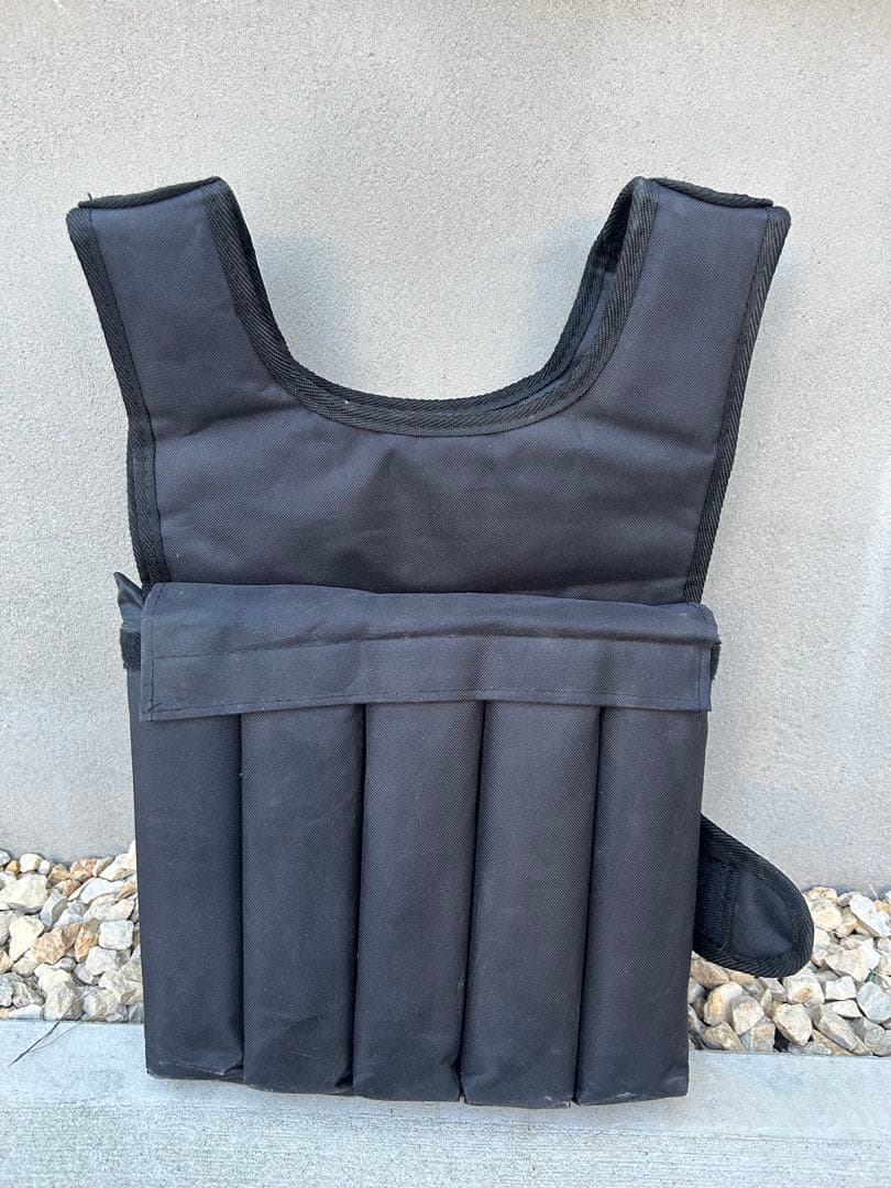 IROTEC アイロテック 黒　アジャストパワーウエイトベスト　20KG　荷重