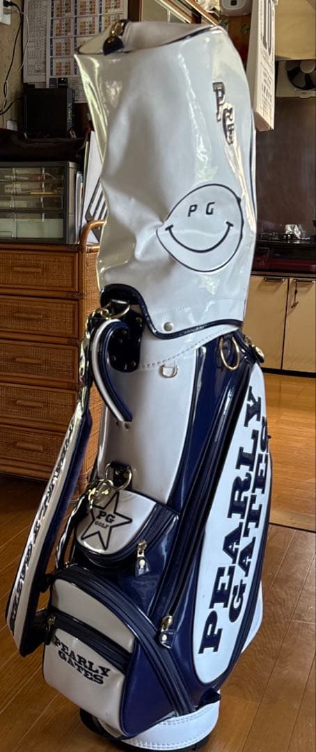 PEARLY GATES エナメルキャディバッグ