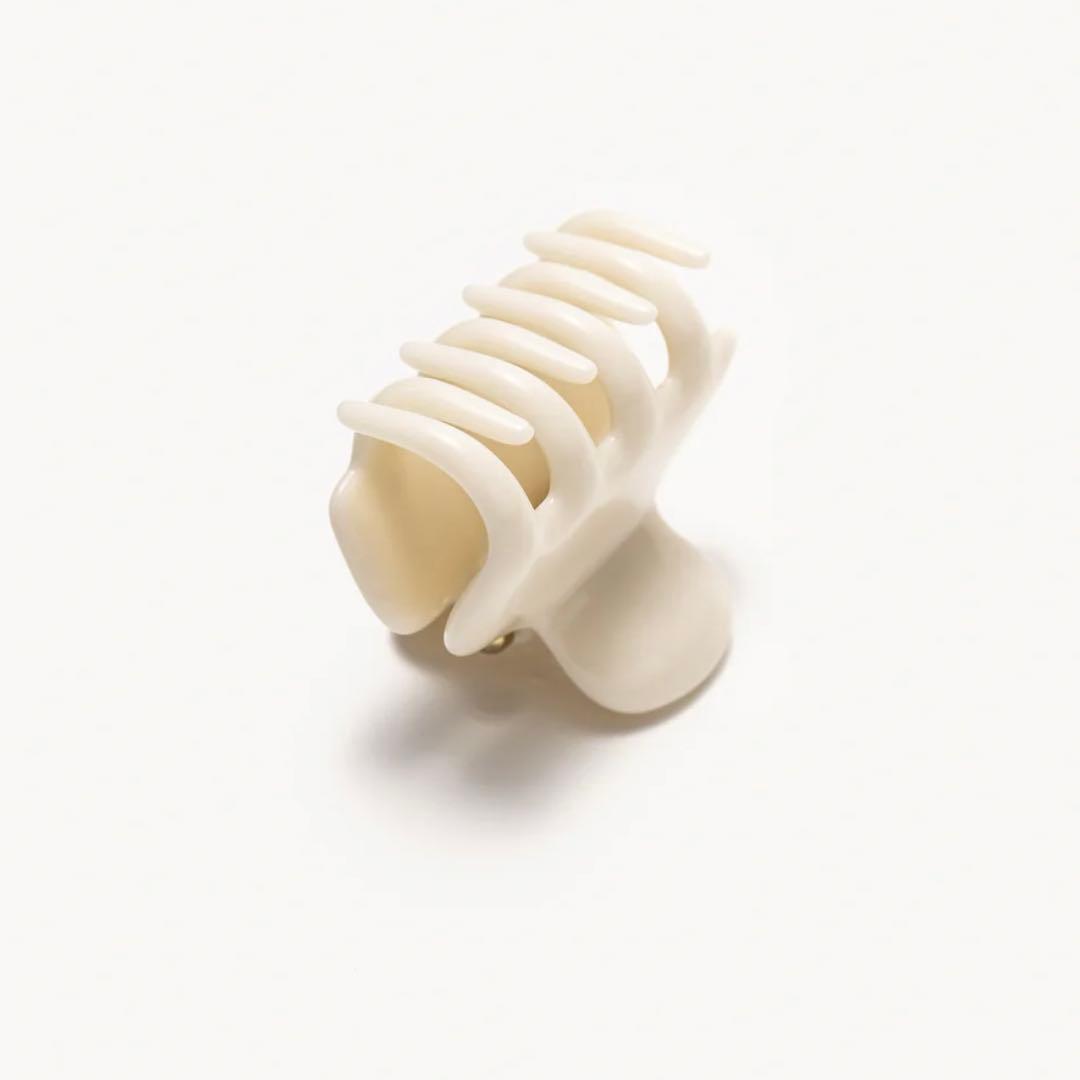 新品UNDO HAIRWARE ヘアクリップ No.2 IVORY
