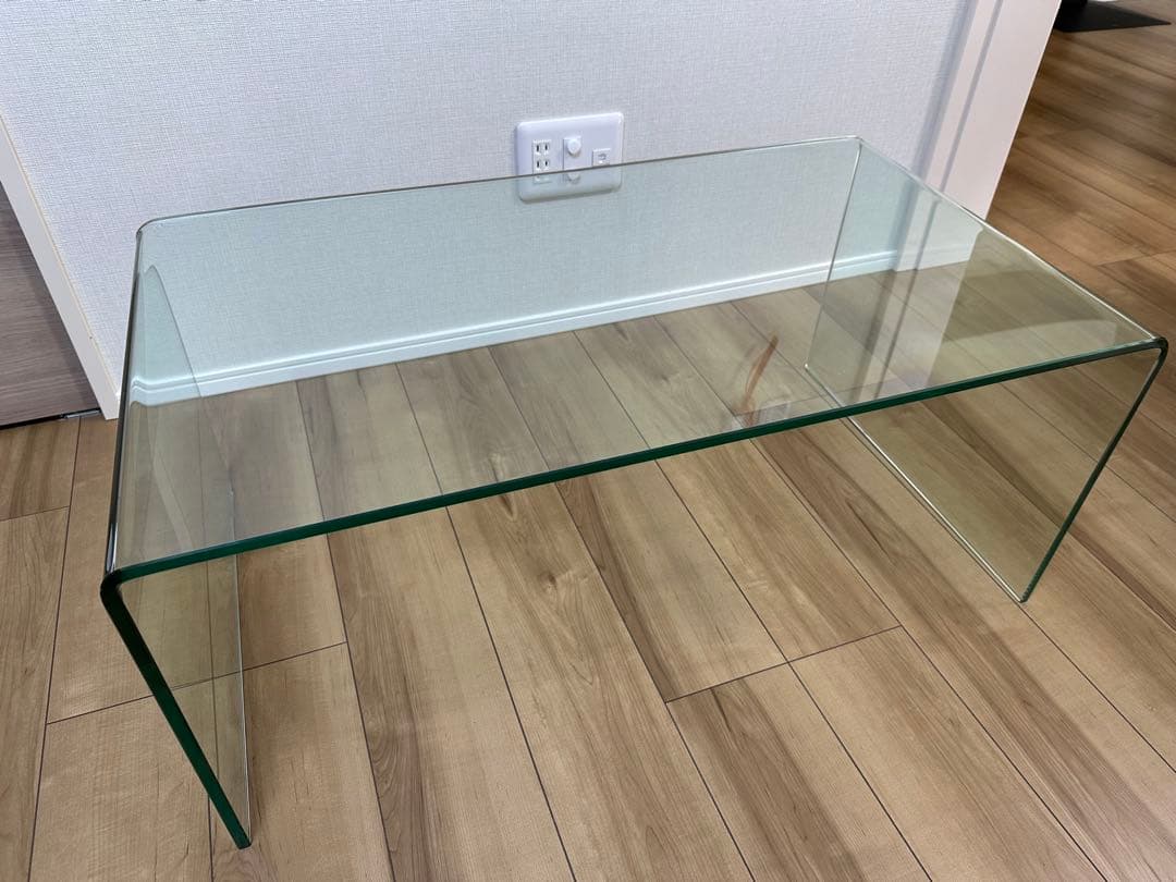 【年末限定値下げ】ガラス製センターテーブル 90cm