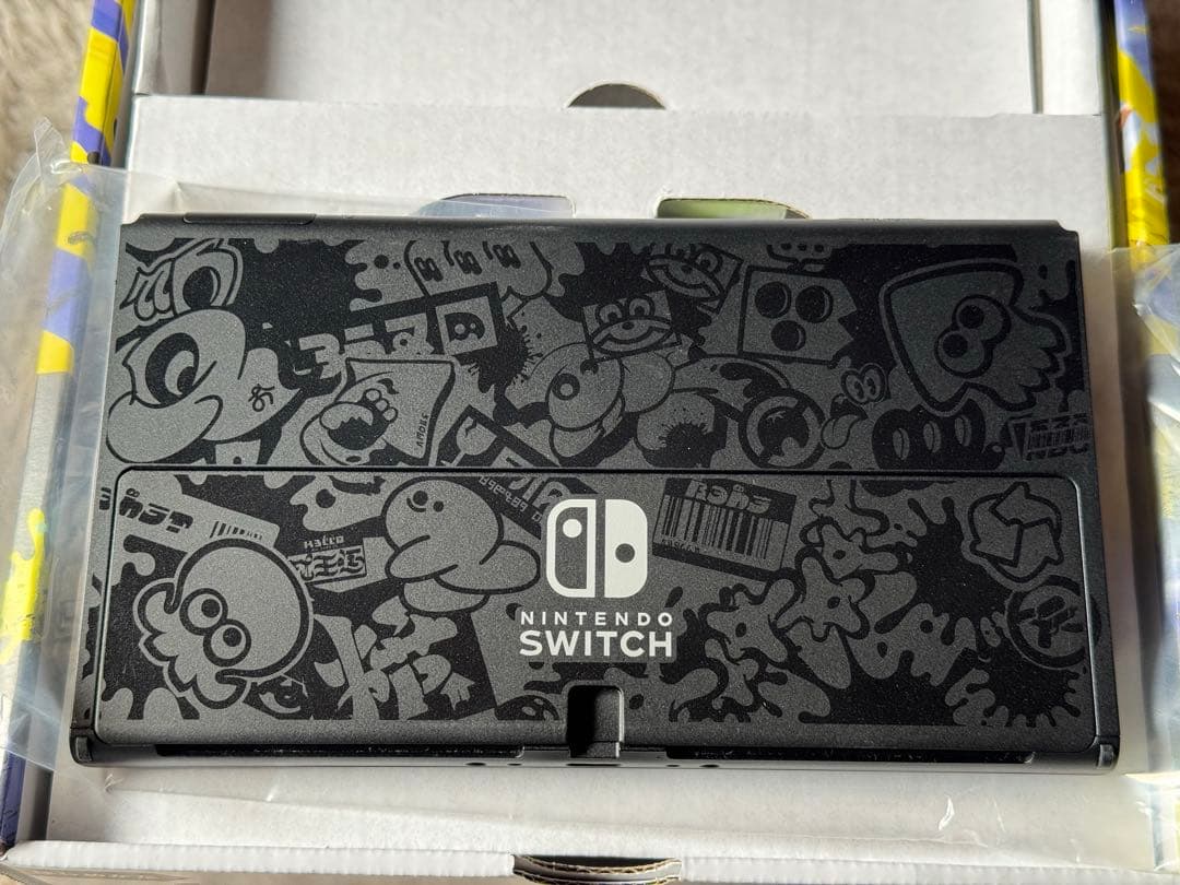 【美品】Switch（有機ELモデル）スプラトゥーン3 エディション　ケース付き