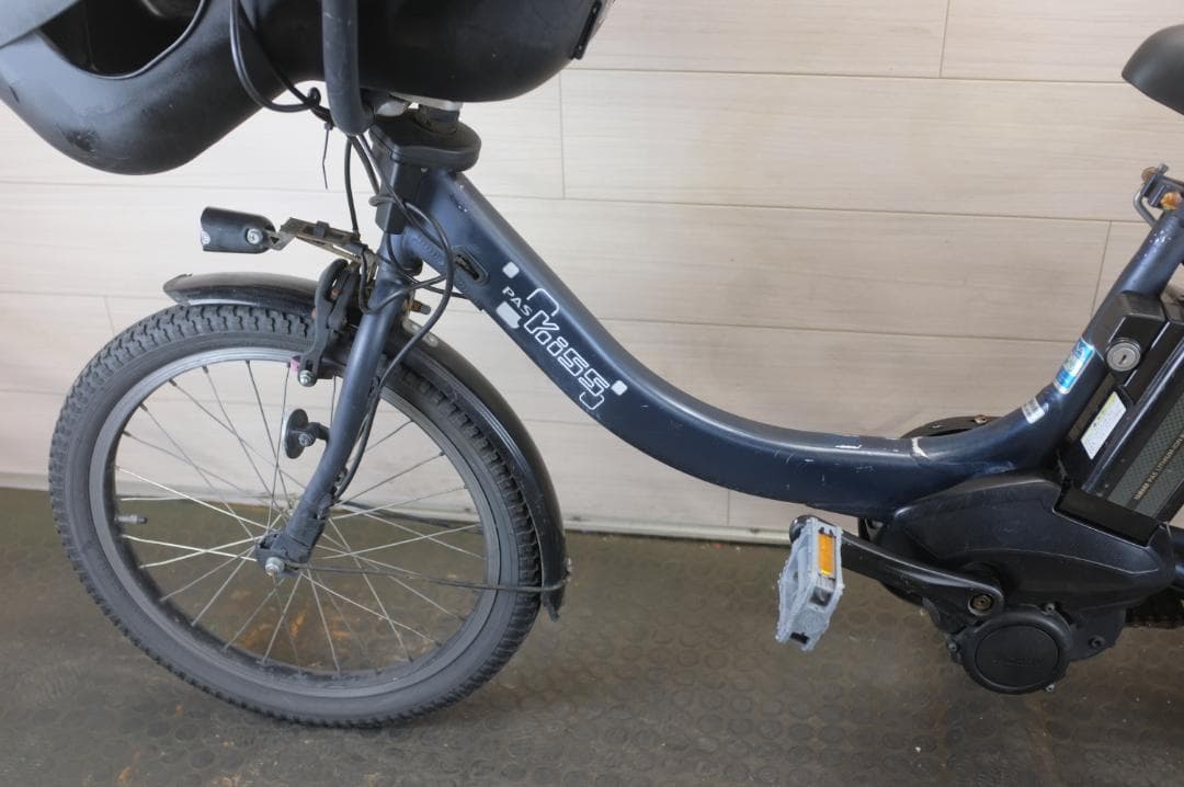 電動自転車ヤマハPAS　KISS　20インチ3段　8.7Ah（4点灯）充電器あり