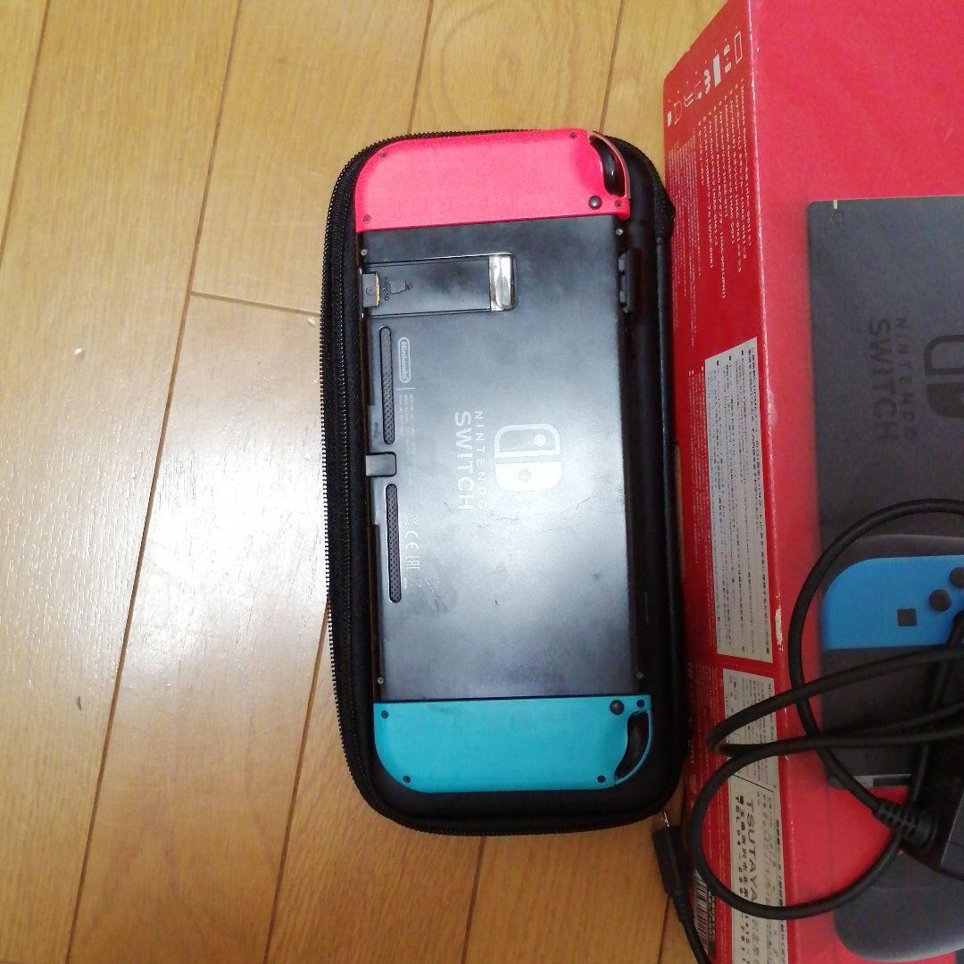 ニンテンドースイッチとソフト＆スイッチケース