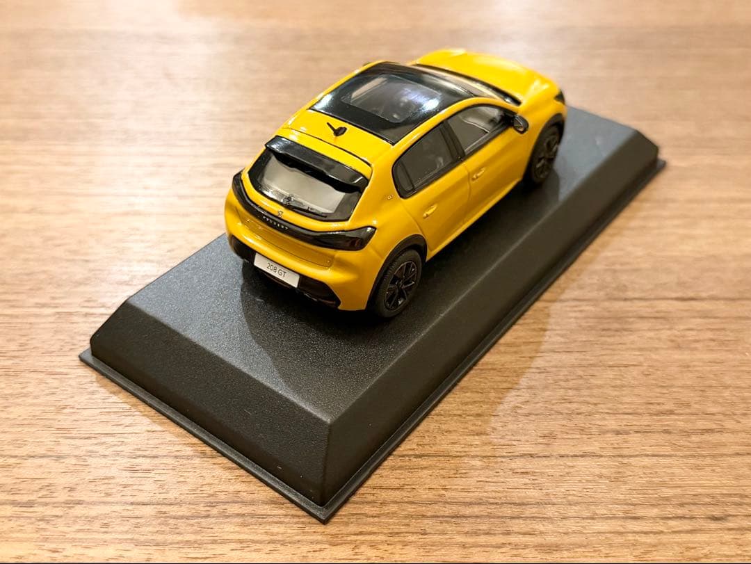 新品 1/43 ノレブ プジョー 208 GTパック ファロイエロー