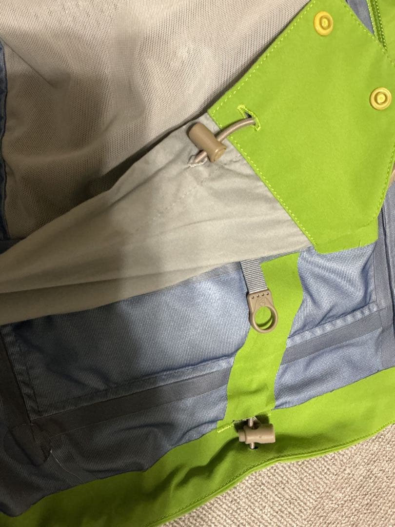 patagonia フード付きジャケット グリーン