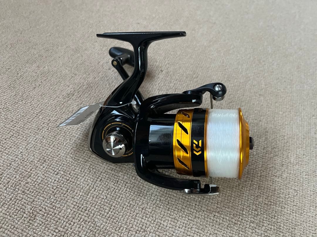 ダイワ ワールドスピン 4000 と3000番手リール未使用品まとめ売り