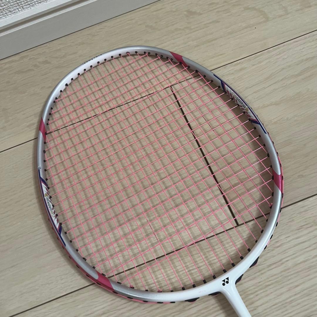 ✨美品✨ヨネックス ARCSABER 3FL バドミントンラケット 白　ピンク