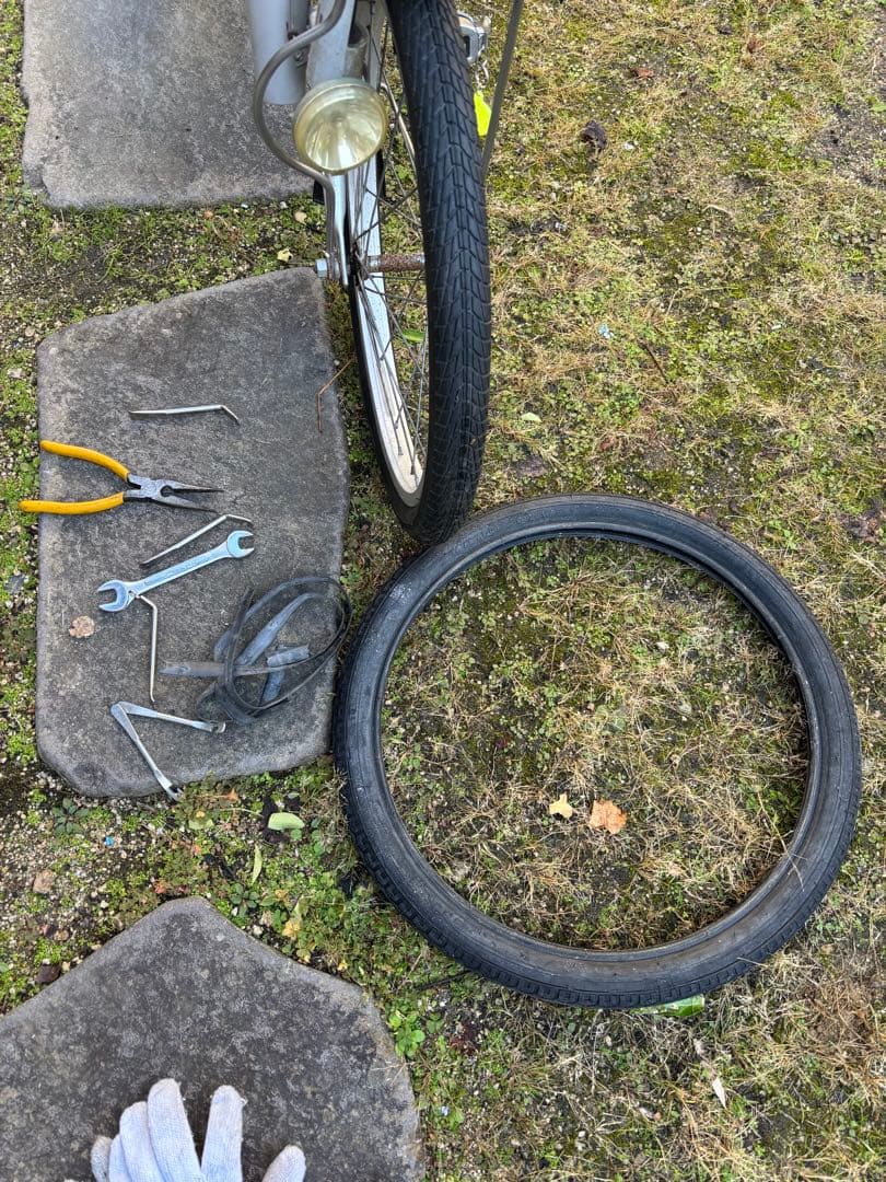 シルバー三輪自転車(前後バスケット付) メーカー不明　発送出来ません。