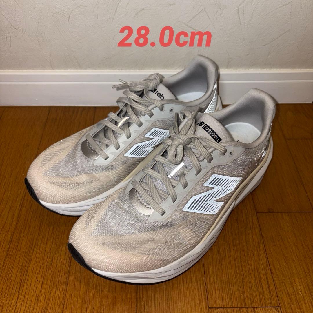 New Balance FuelCell Rebelv5 28.0cmベージュ