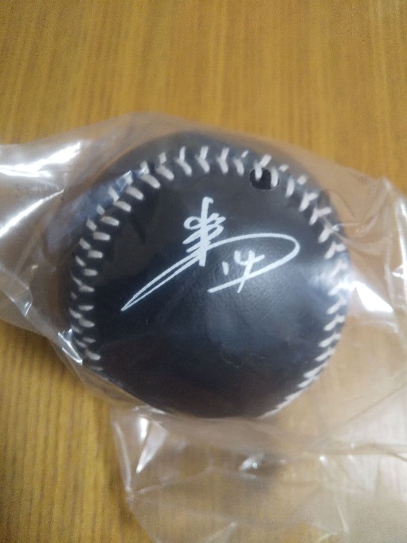 千葉ロッテマリーンズ　BLACKBLACK　小島和哉選手　プリントサインボール
