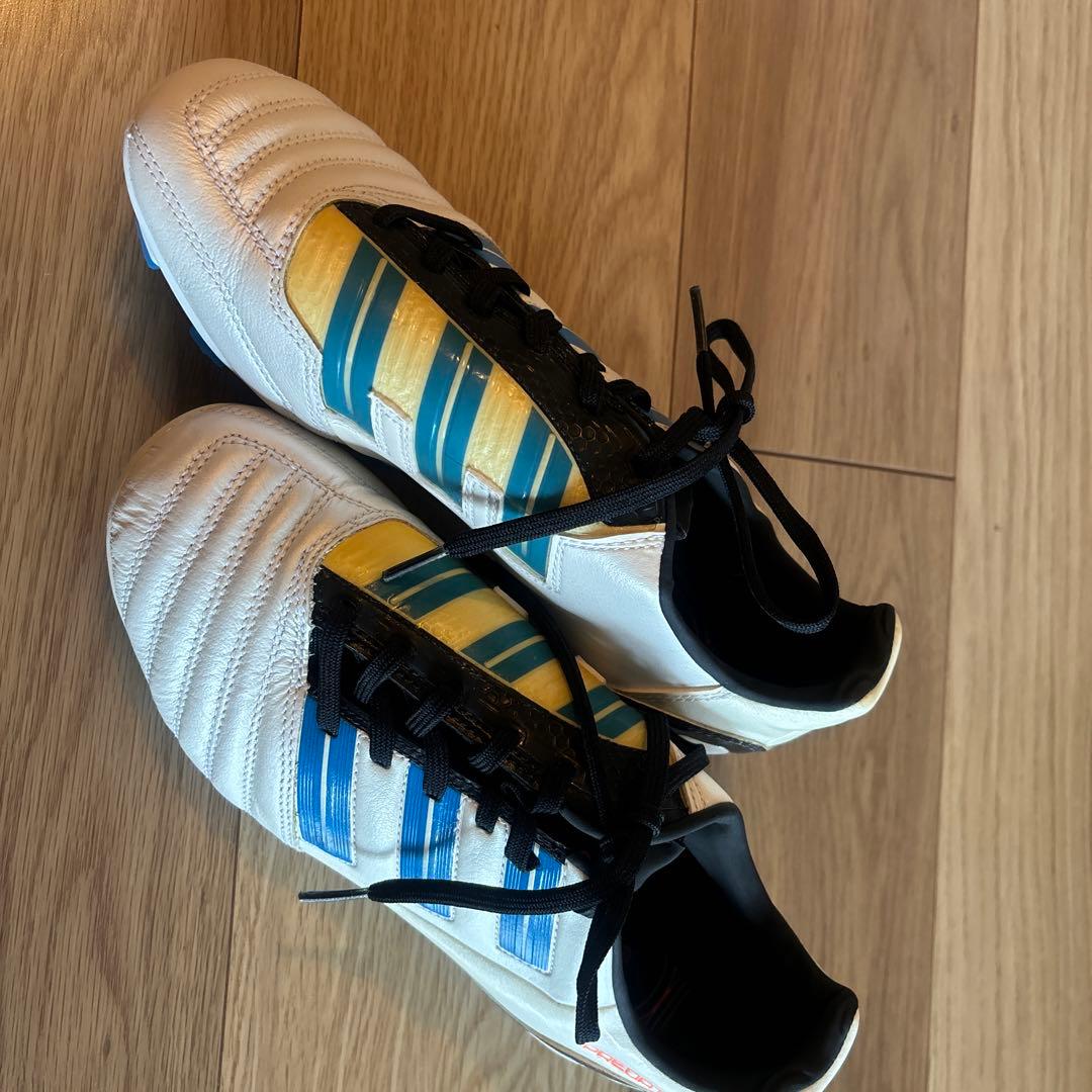 期間限定値下げ❗️adidas サッカーシューズ ホワイト/ブルー