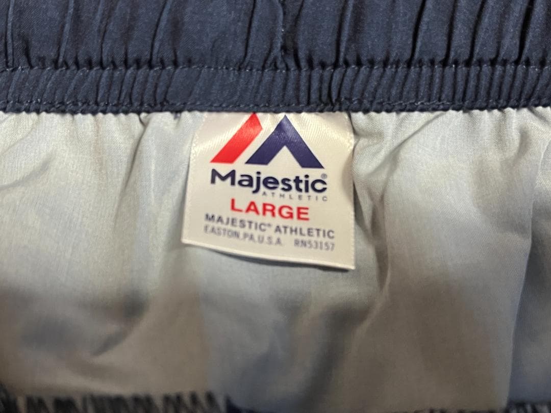 東京ヤクルトスワローズ　プロコレハーフパンツ　Majestic　Lサイズ