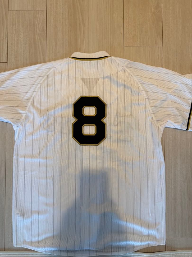 阪神タイガース　伝統の一戦2023レプリカユニフォーム　佐藤輝明　背番号8
