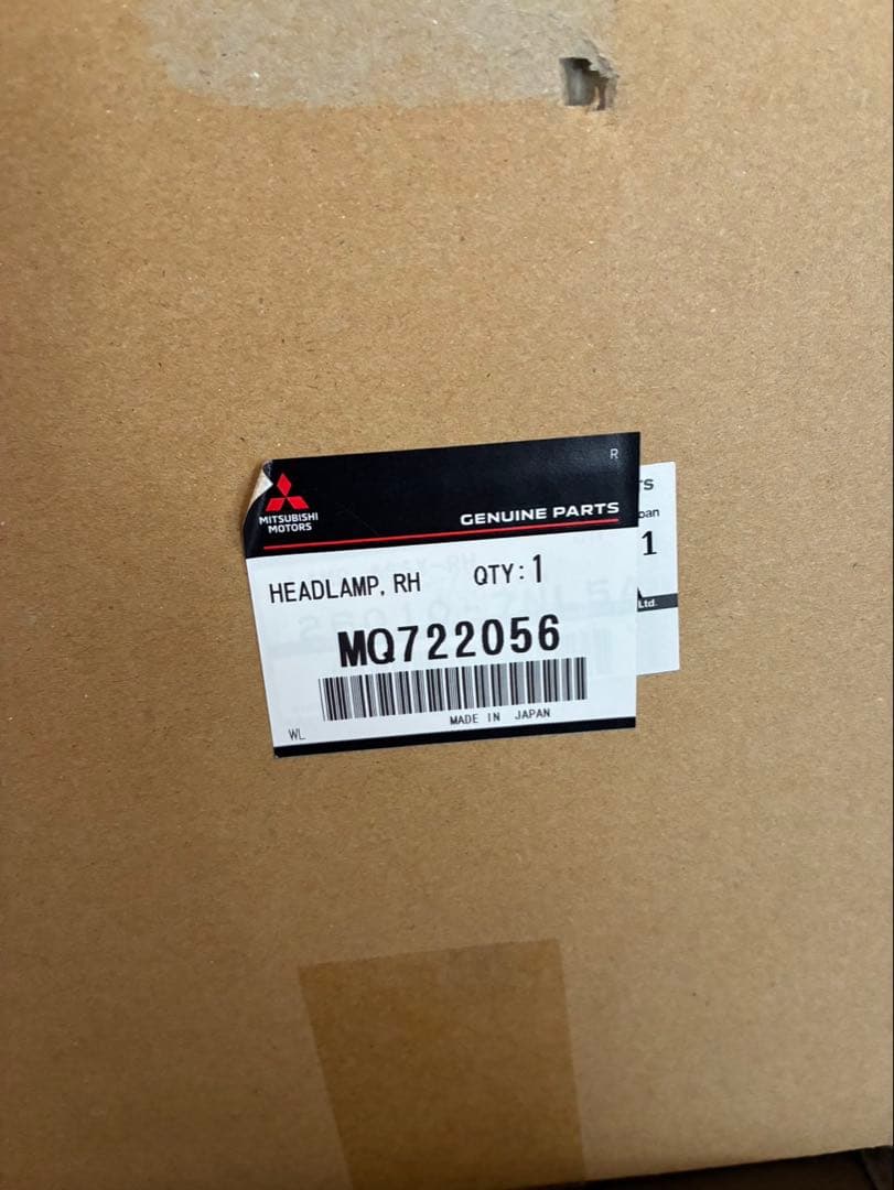 美品デリカミニ 右ヘッドライトKoito 100-237A7 LED