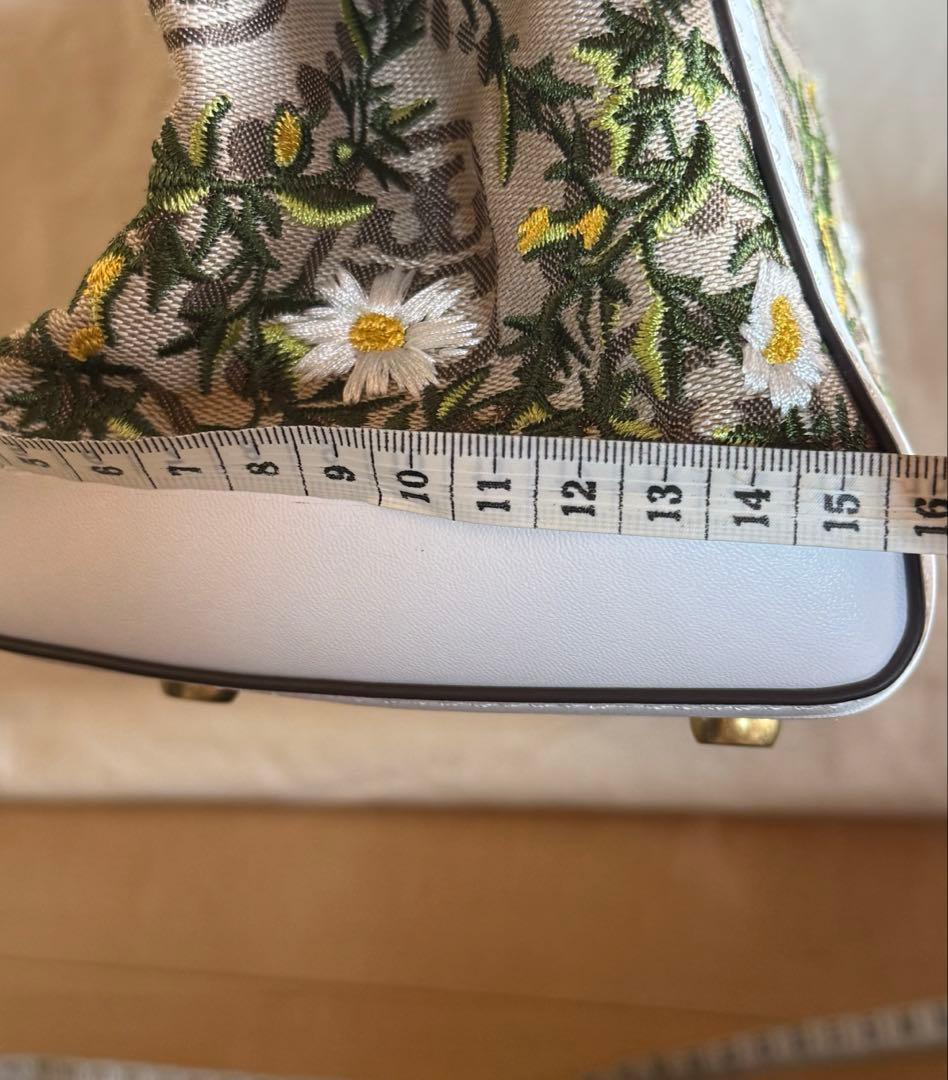 訳あり外側美品トリーバーチ春色バッグ小鳥お花刺繍ハンドバッグ並行輸入品