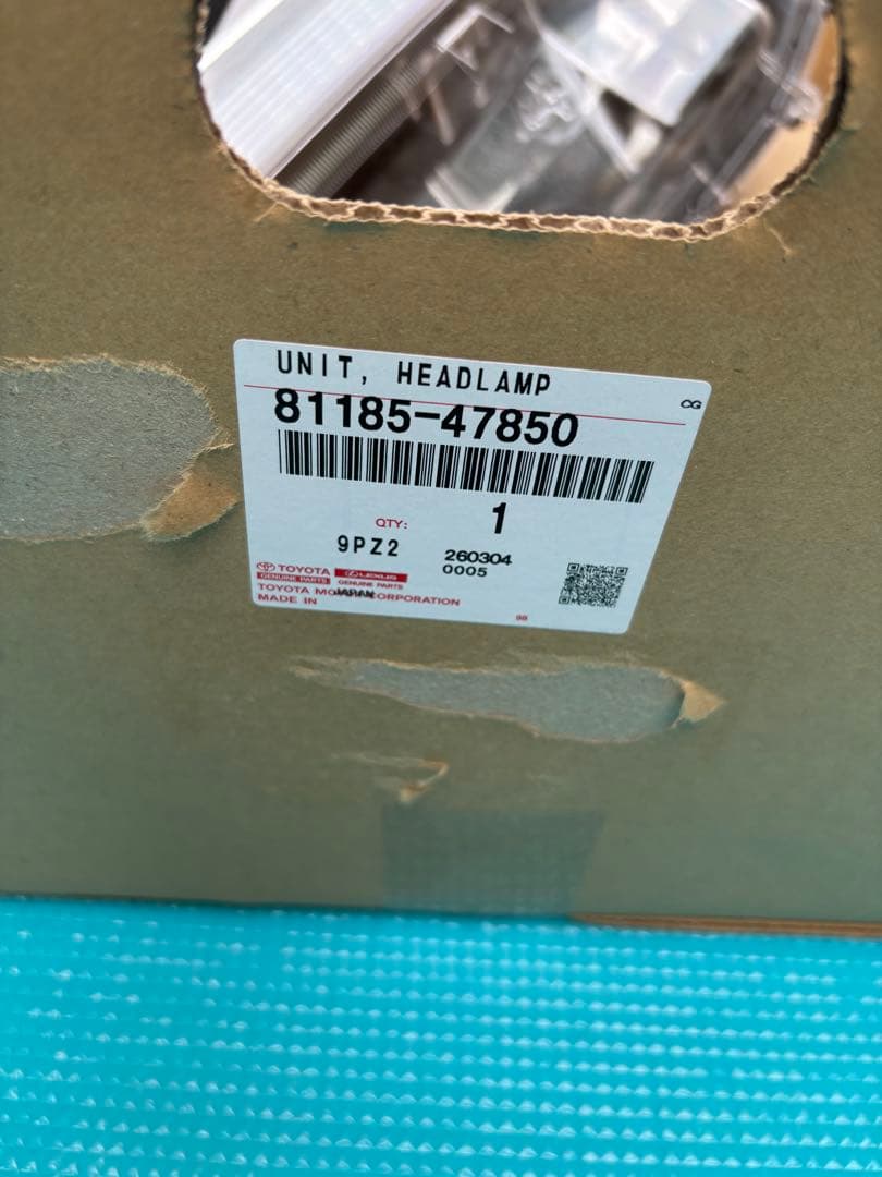 プリウス　ヘッドライト　左（助手席側）