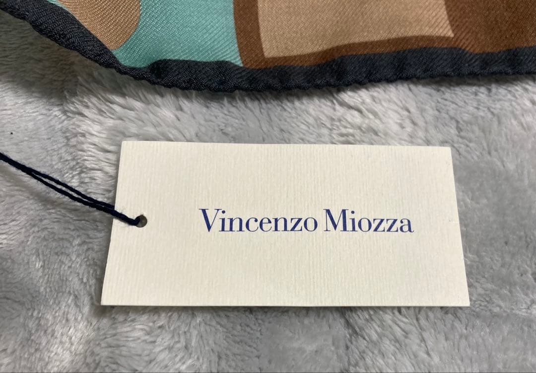 VINCENZO MIOZZA 65×65 カシミヤシルクスカーフ　新品未使用