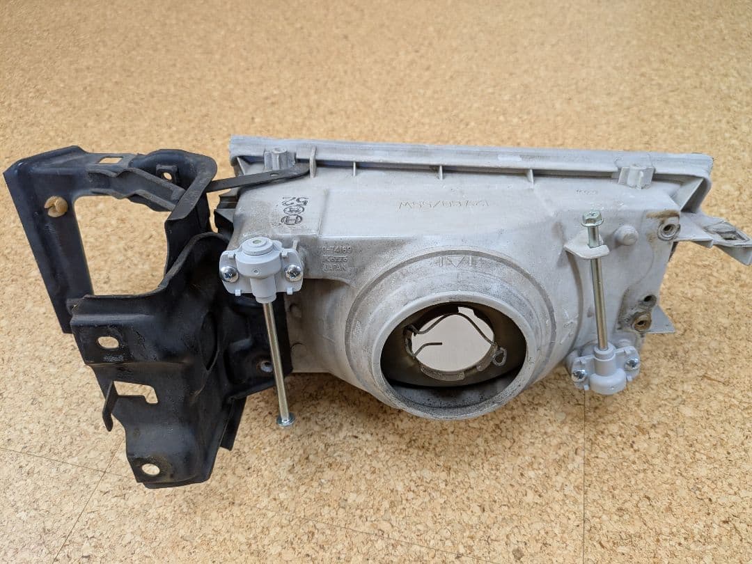 ヘッドライト AE86レビン 右 光軸調整ギア交換済