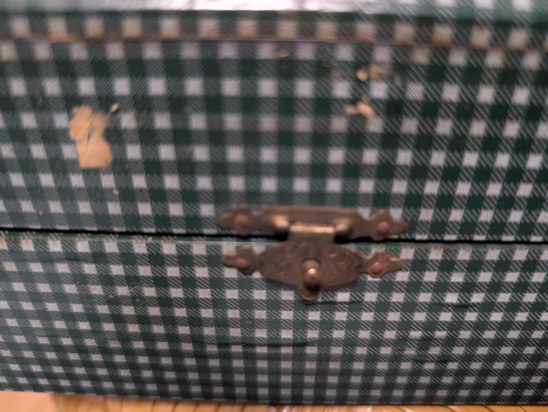 九谷焼焼き.夫婦蓋付湯呑.夫婦蓋付茶碗.金彩、色絵年代物