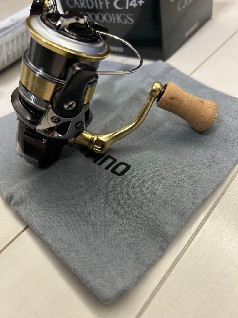 【美品】シマノ　カーディフ　Cl4+ C2000HGS