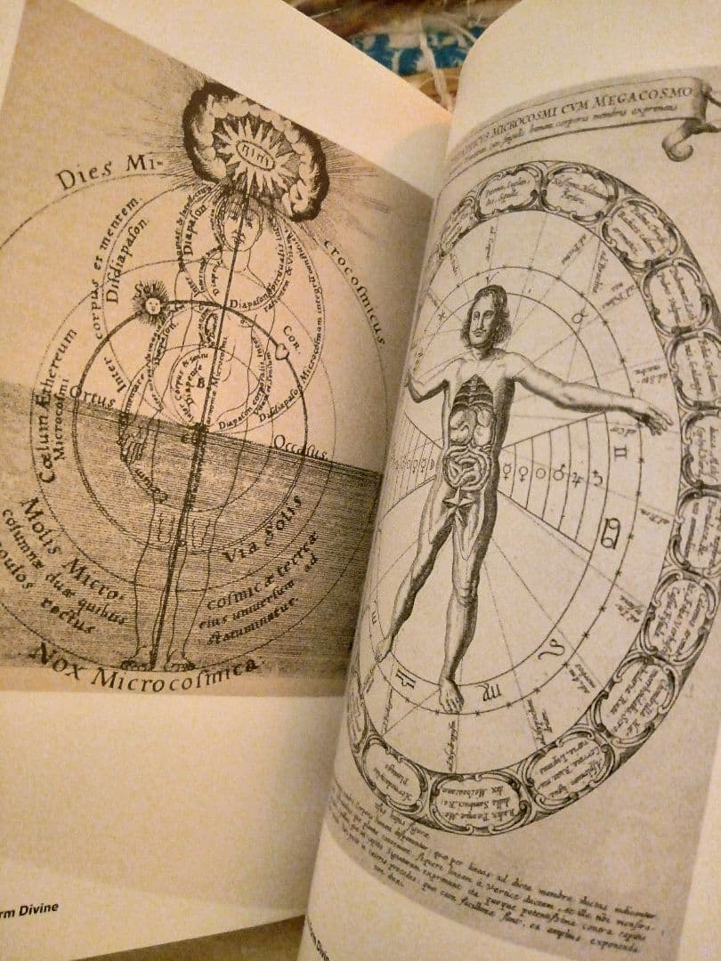 Alchemy & Mysticism　錬金術と神秘主義