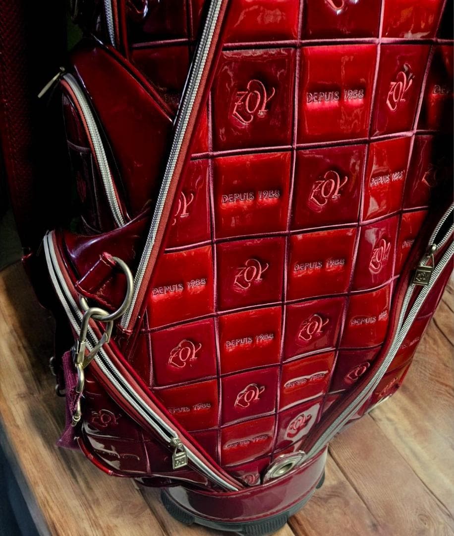 送料無料/美品　Zoy 高級エナメル大型・キャディバッグRED
