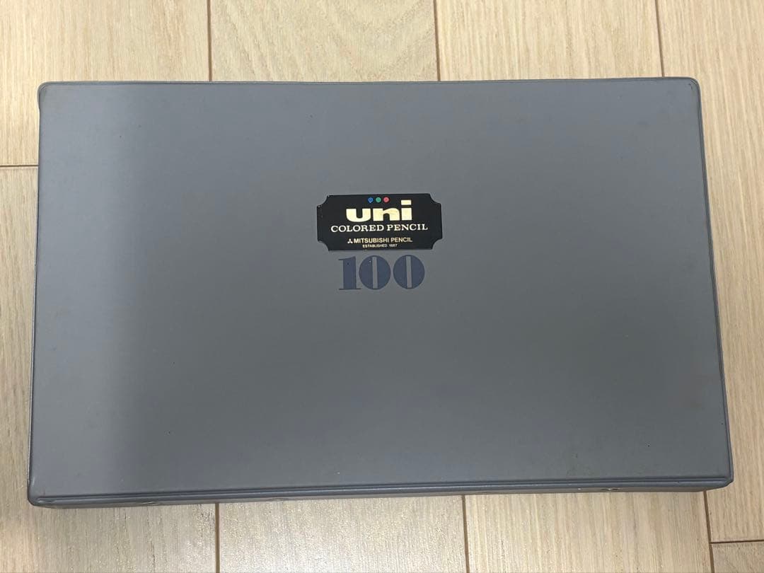 UNI 色鉛筆セット 100色