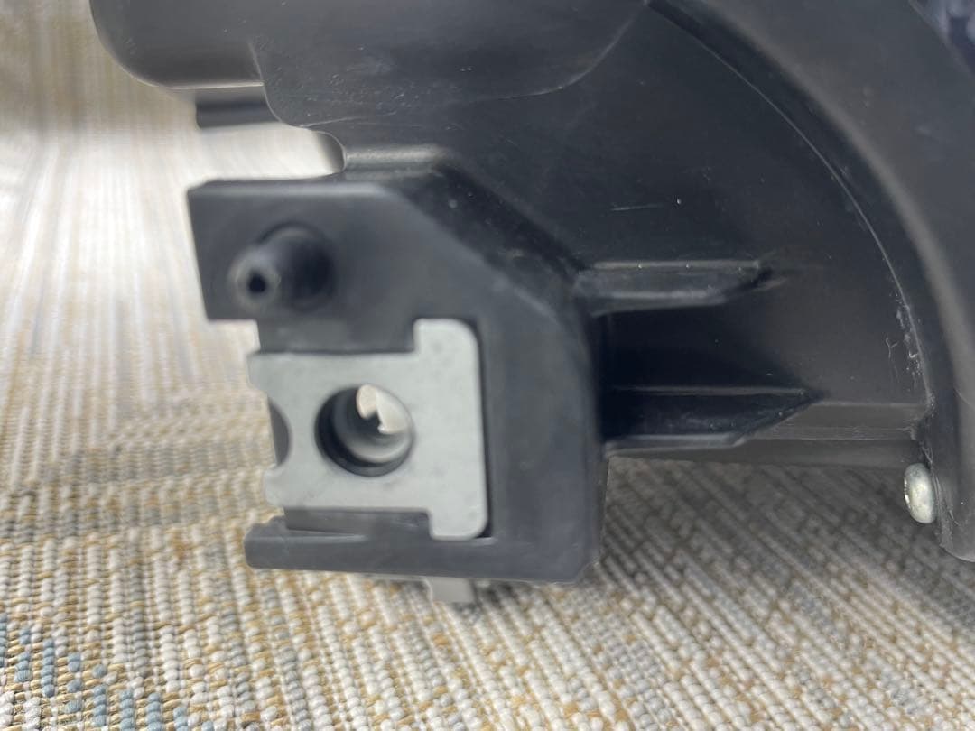 スバルインプレッサ/XV ハイブリッド後期右ライトKOITO 100-60422