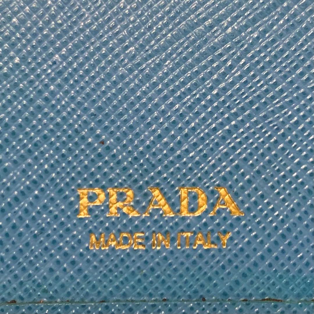 美品！プラダ　キーケース　ゴールド金具ブルー系　リボン型