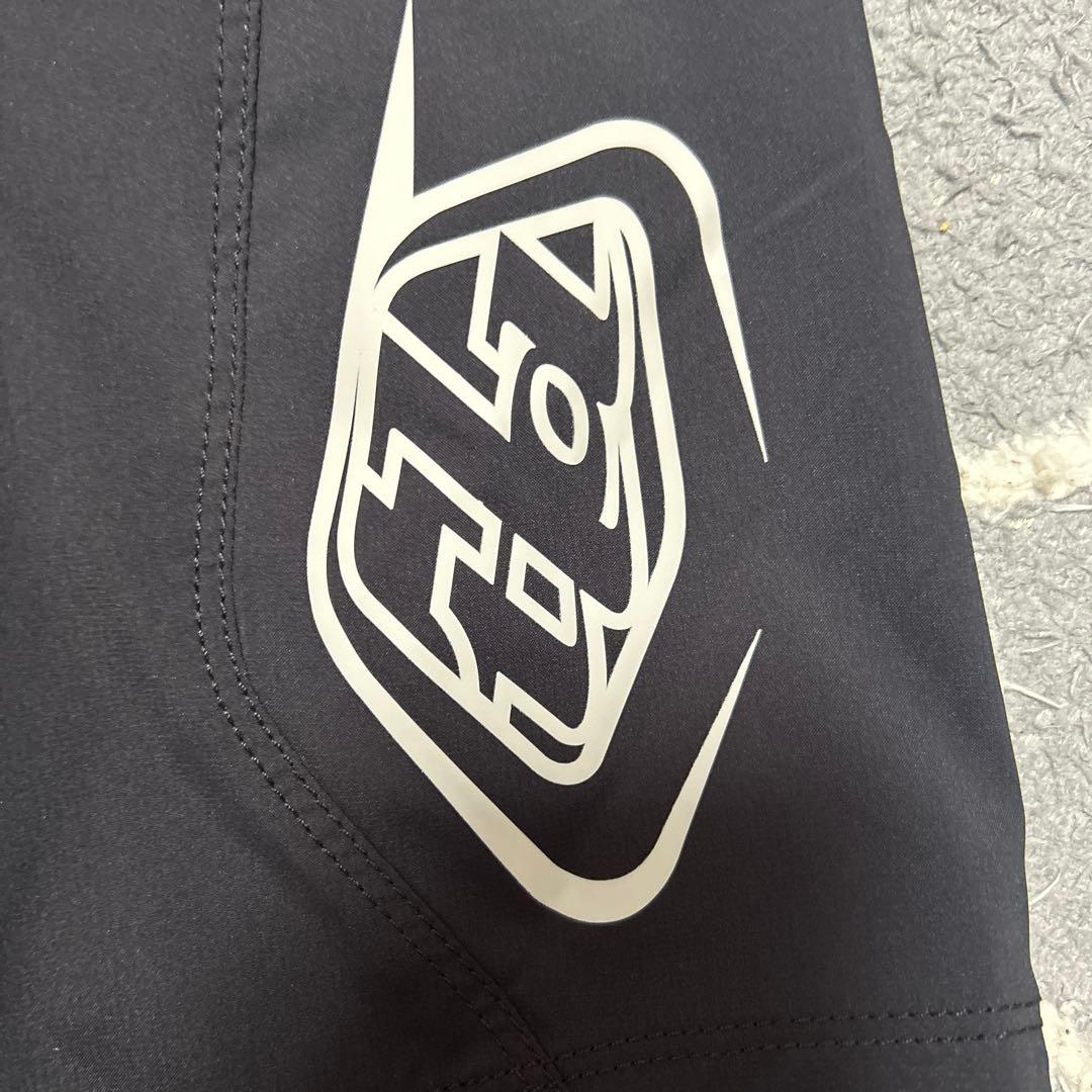 トロイリーデザインパンツ、シャツセット