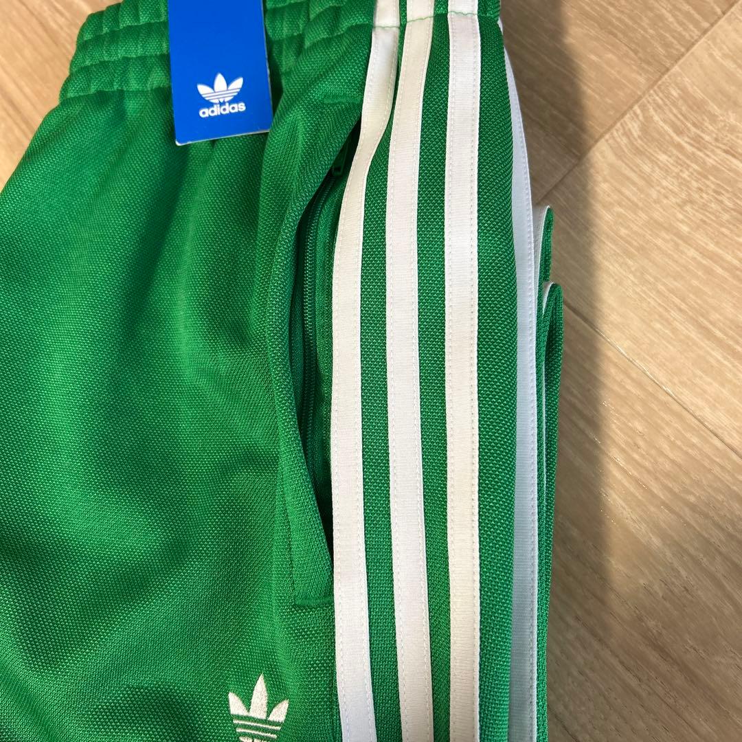 【新品】adidas クラシックス+ ワイドレッグトラックパンツ