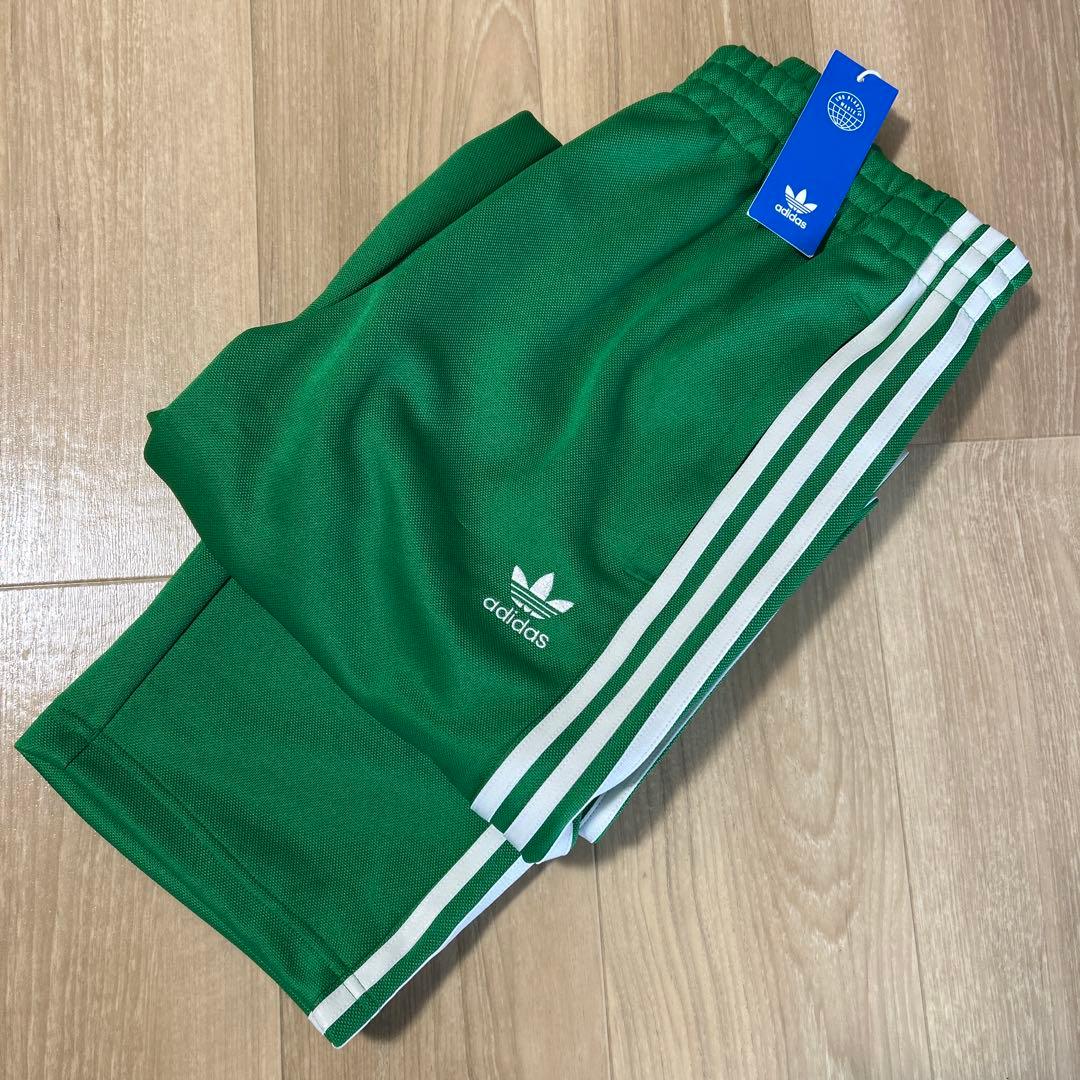 【新品】adidas クラシックス+ ワイドレッグトラックパンツ