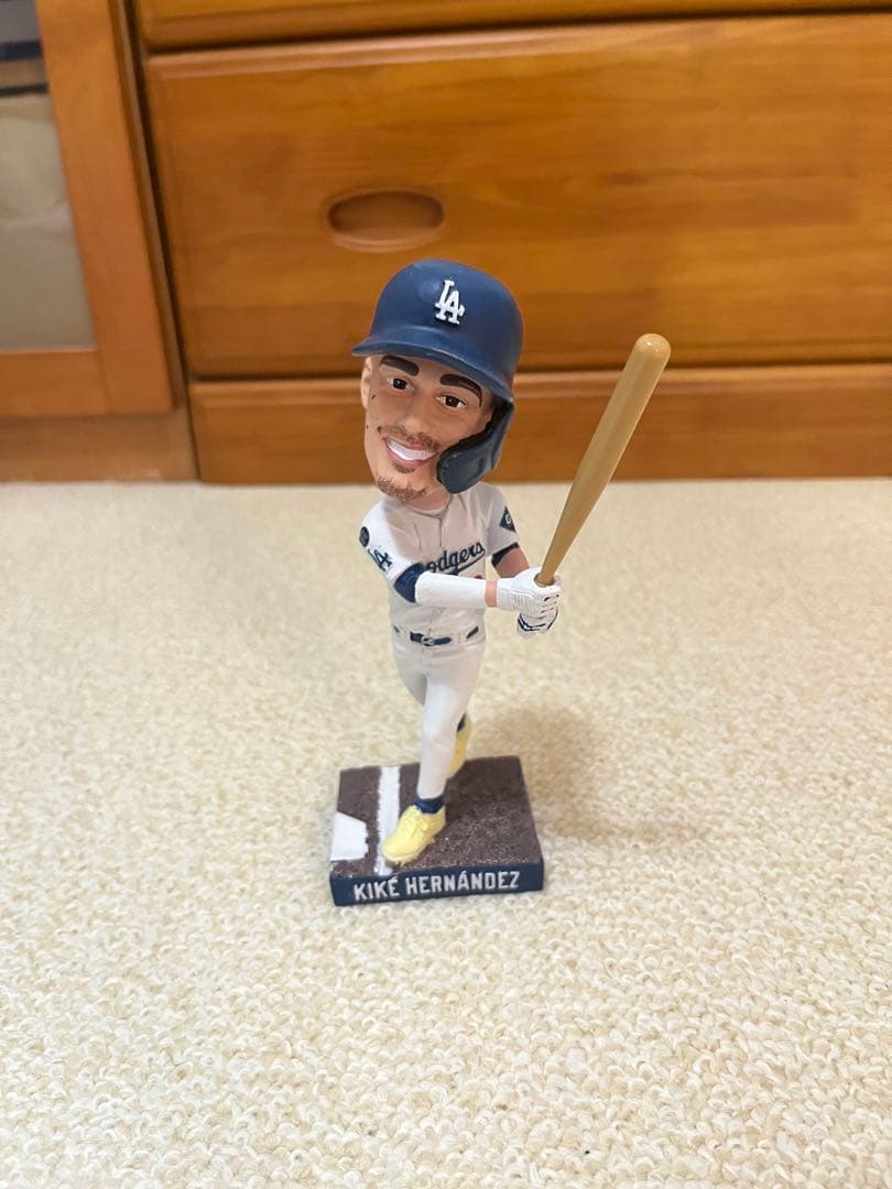 キケヘルナンデス　ボブルヘッド フィギュア