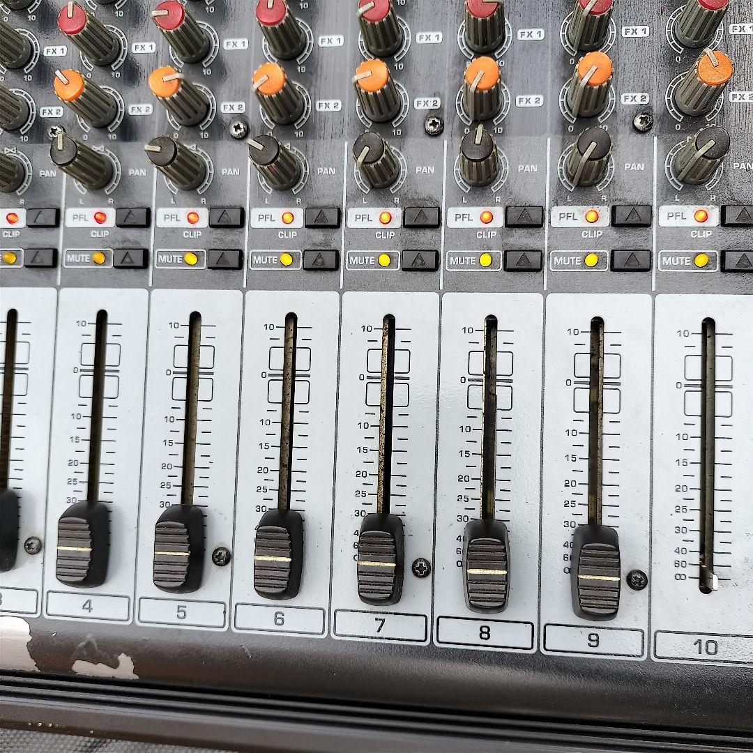 Behringer Europower PMP6000 パワードミキサー