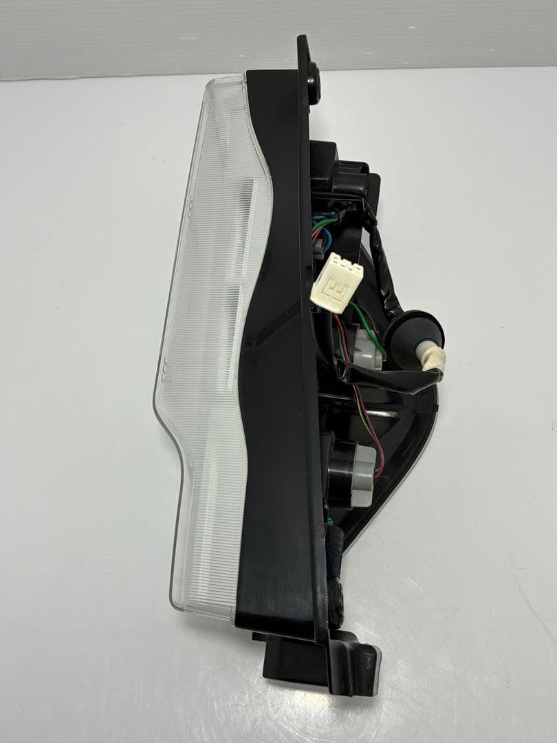 ダイハツ 純正 タント LA600S 右テールランプ 81550-B2582