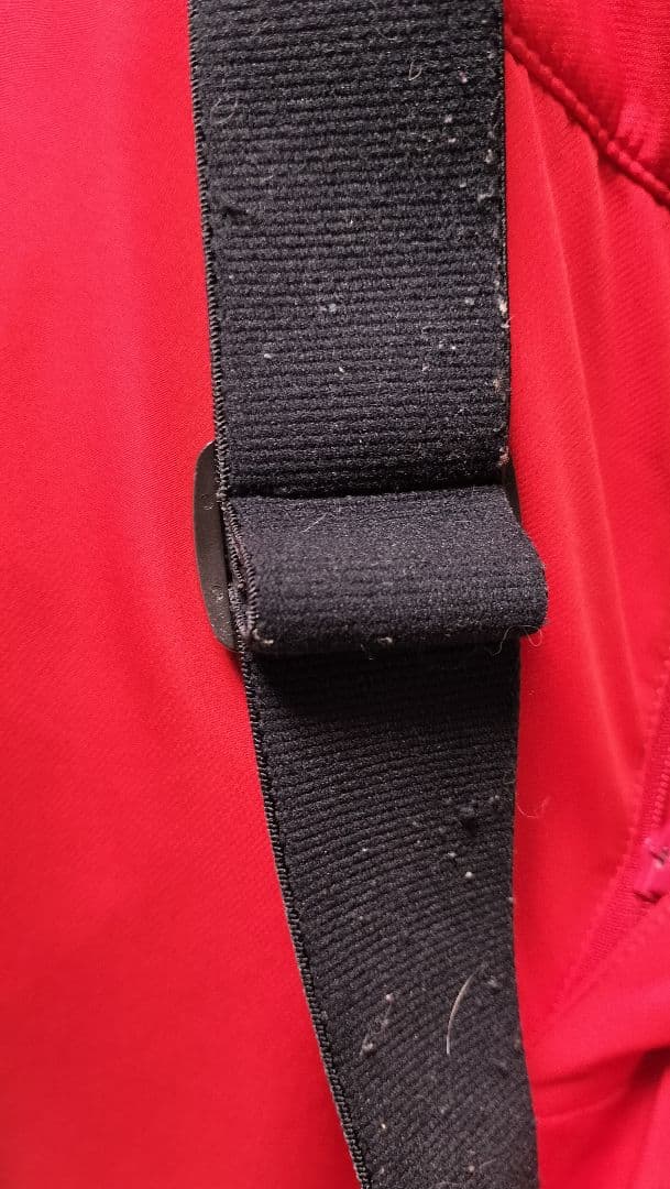 DESCENTE　スキーウェア M 黒 赤 ロゴ入り