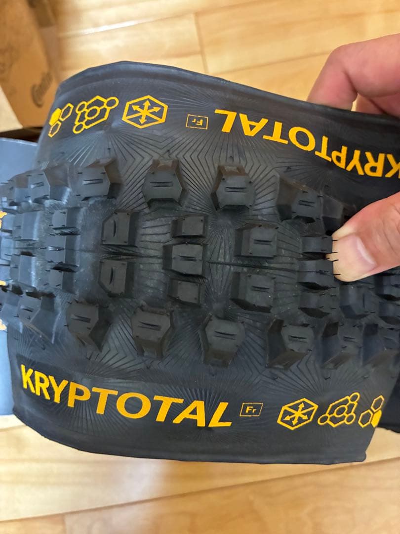 次*ウ様 新品コンチネンタルタイヤ 29×2.40 3本 Kryptotal f