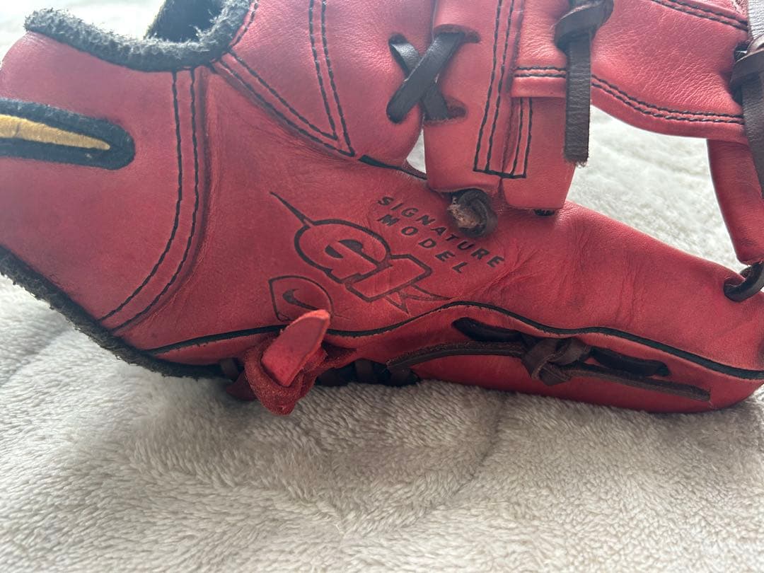 ナイキ　NIKE 野球グローブ 赤　右投用　内野手用グローブ　廃盤　激レア