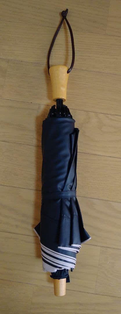 【サンバリア100】折りたたみ日傘２段折 ブラック