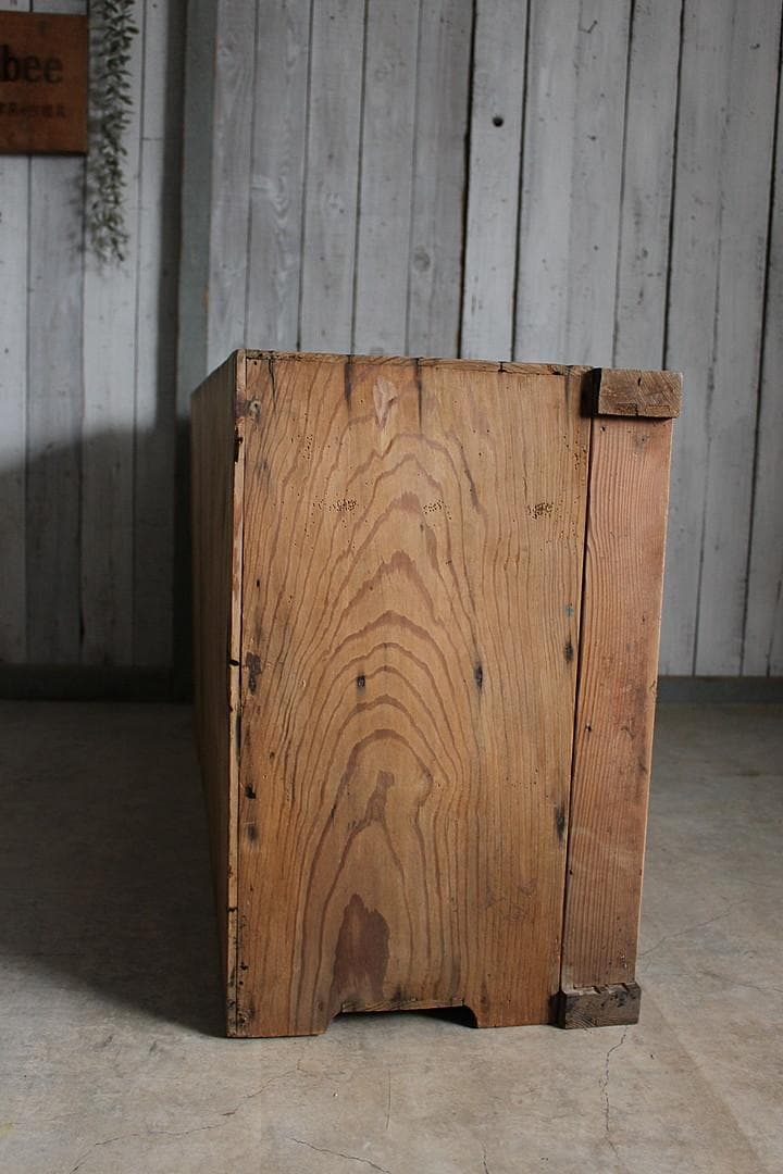 古く味のある木枠ガラス戸棚　食器棚　水屋　キャビネット　古家具