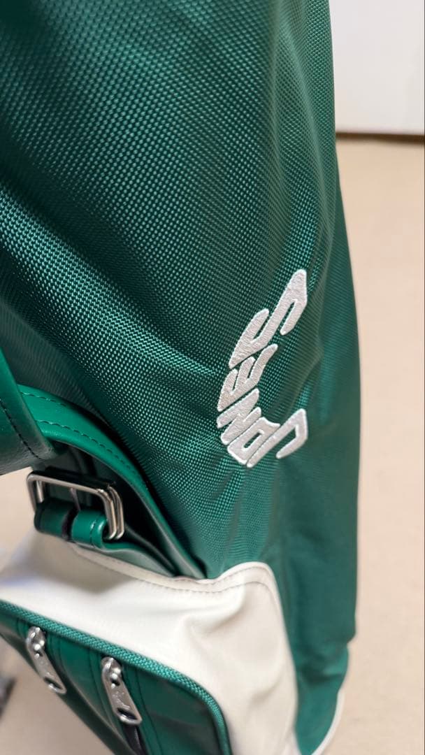 新品　JONES キャディバッグ 緑・白（ロゴ刺繍有り）