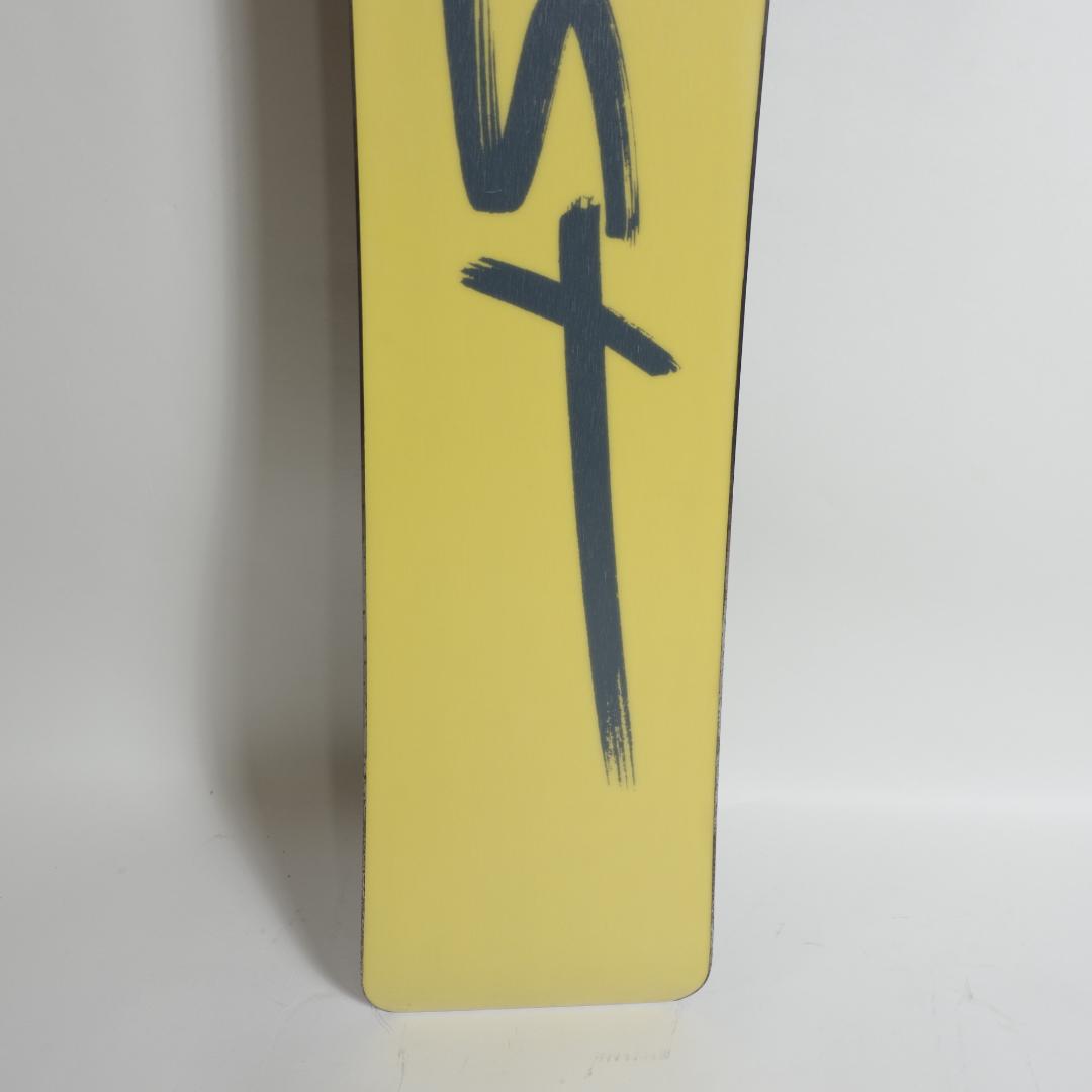 メーカー不明 テストスノーボード 非売品？ カーボン調 旧型ボード