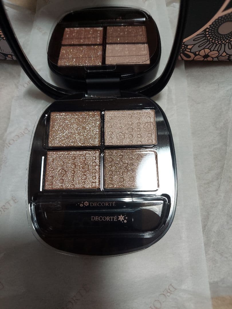 コスメデコルテアイシャドウ★JILLSTUARTポーチ★クリスマスコフレ2025