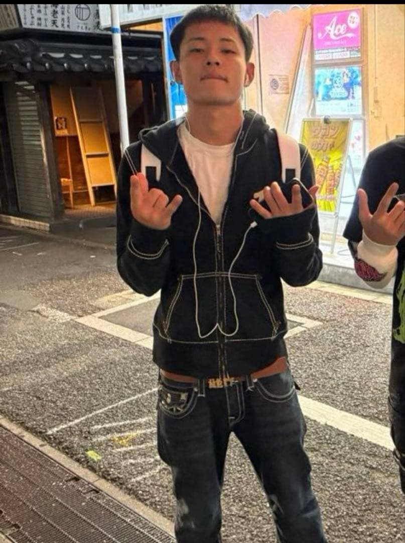 DADA DAB 着用TRUE RELIGIONトゥルーレルジョン