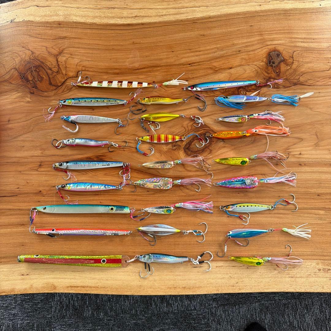 大*空様 釣り道具ジグ！中古26本セット！オマケ付きケース2個！早い者勝ち！