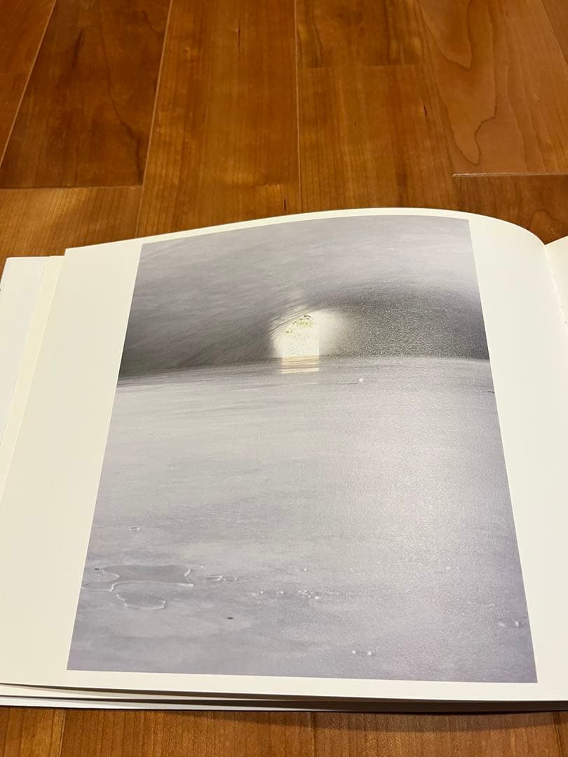 内藤礼 西沢立衛 豊島美術館 写真集 第1版第1刷発行 2000部限定 絶版