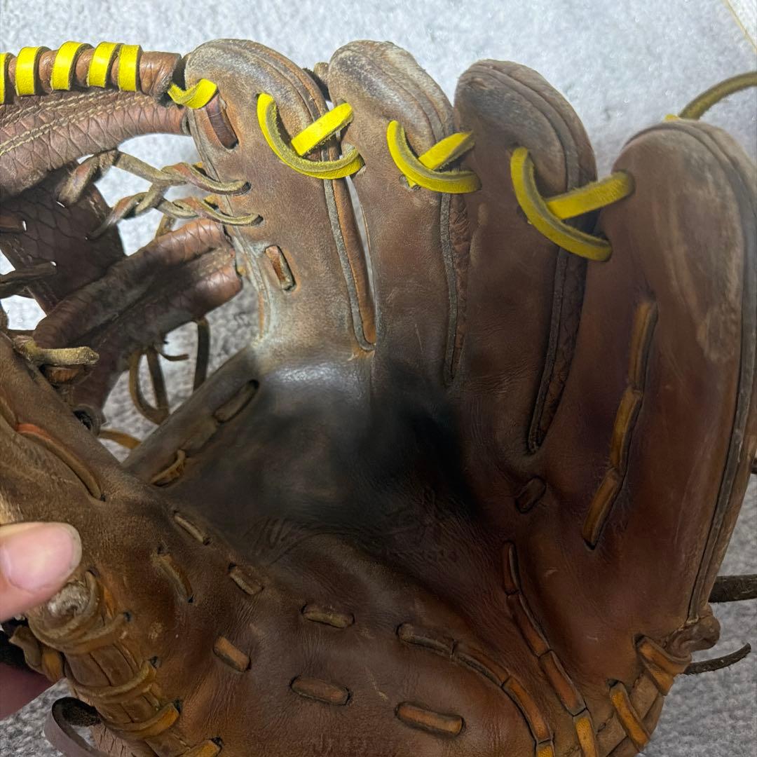 ブラウン硬式グローブ イエローアクセント